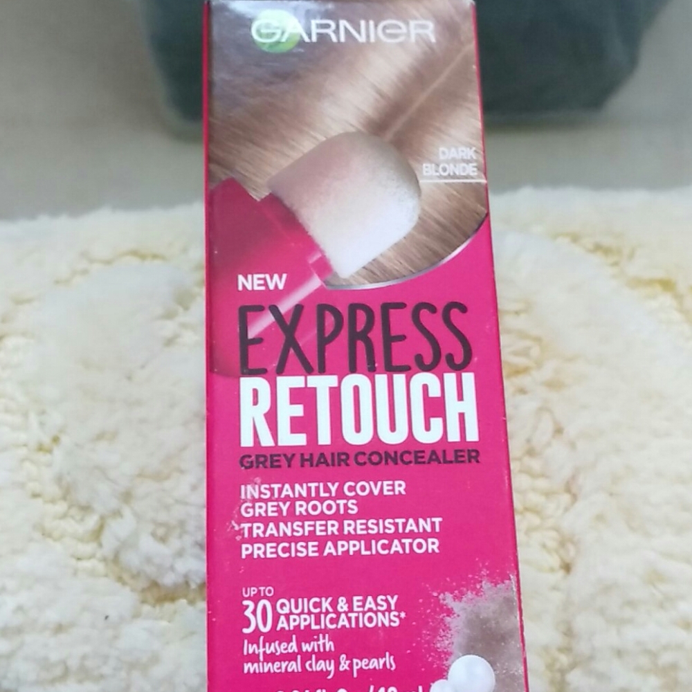 NWOT Express Retouch Roots temporary color